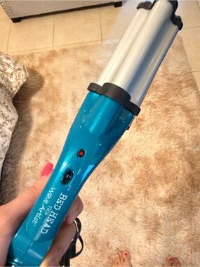 Bed Head Triple Barrel Waver in Teal